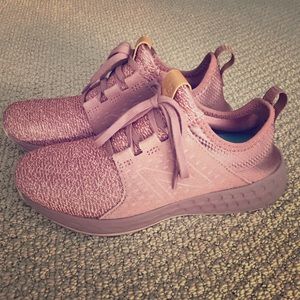 New balance rose gold / blush knit shoes!